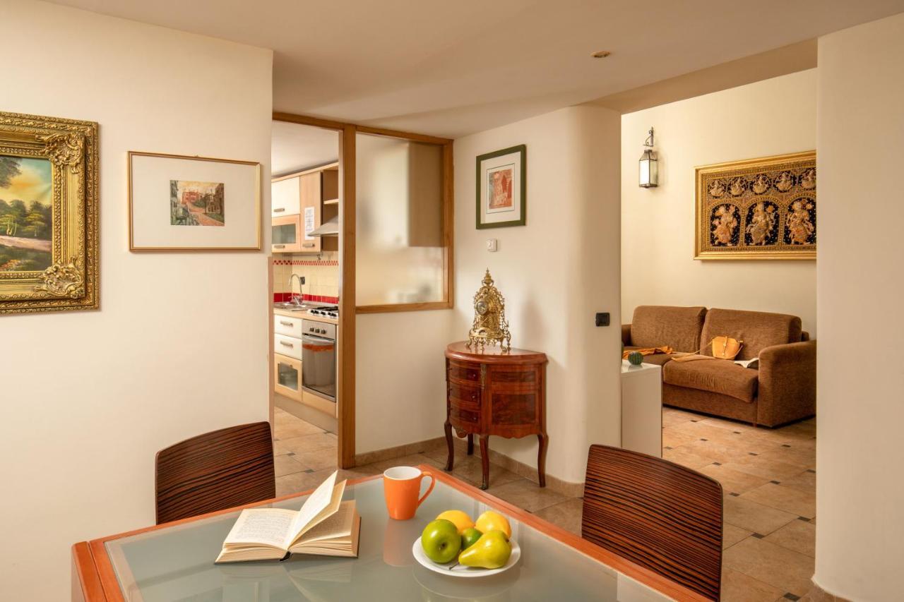 Cappellari Apartments - Campo De' Fiori Рим Екстериор снимка