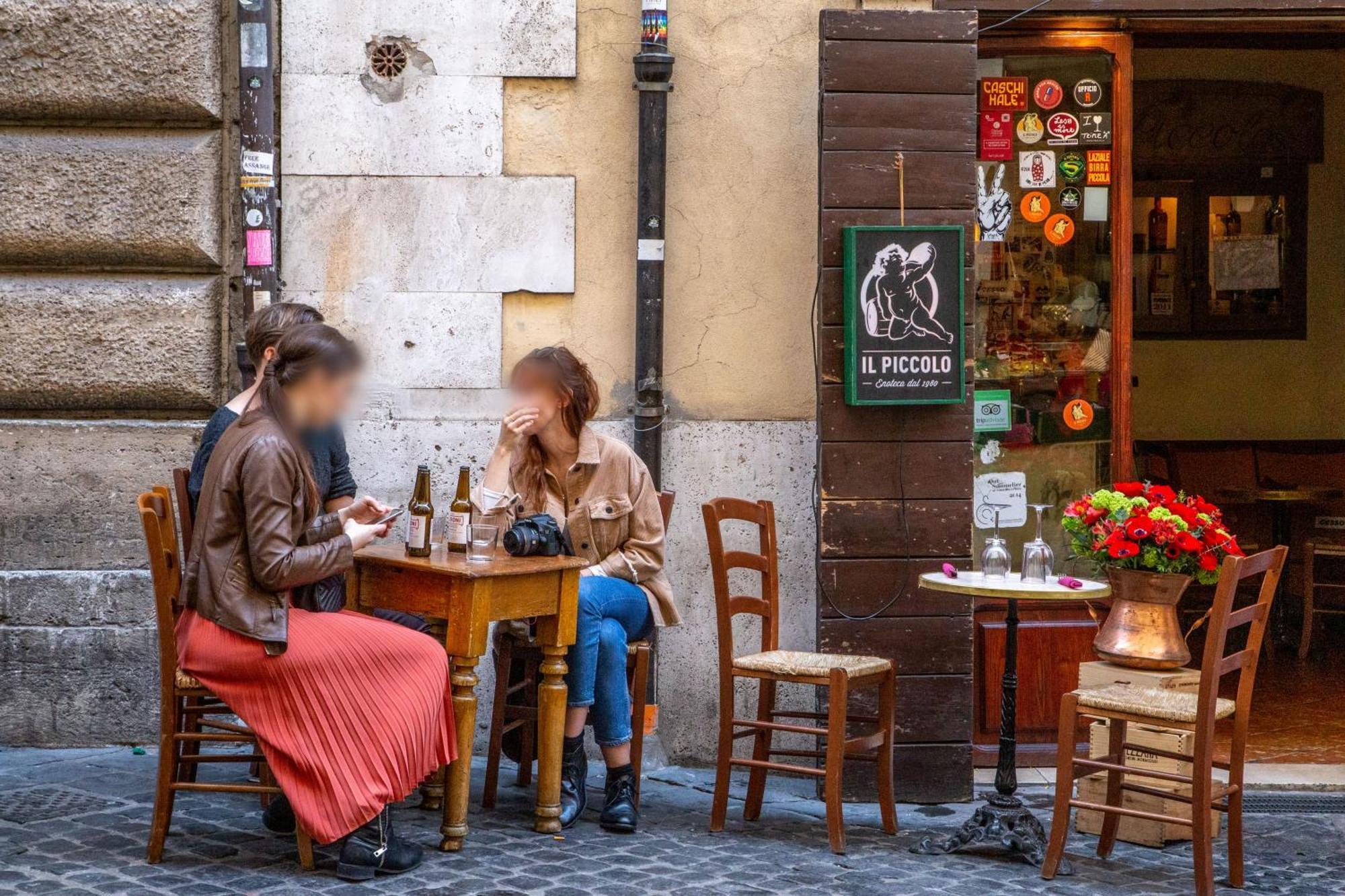 Cappellari Apartments - Campo De' Fiori Рим Екстериор снимка