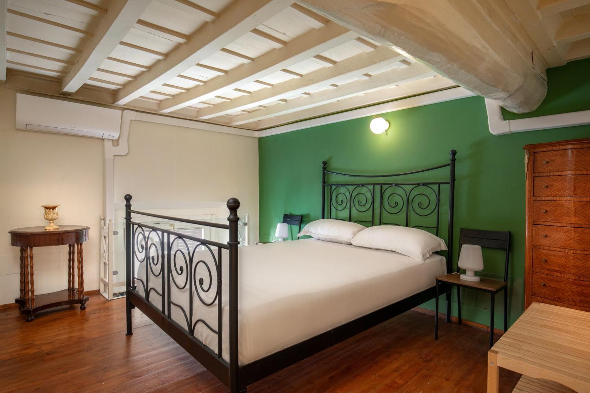 Cappellari Apartments - Campo De' Fiori Рим Екстериор снимка