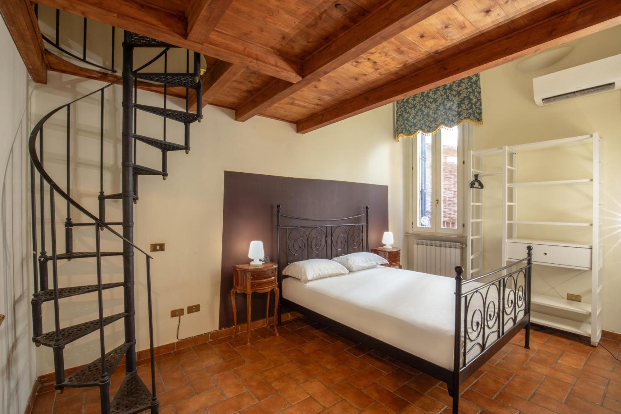 Cappellari Apartments - Campo De' Fiori Рим Екстериор снимка