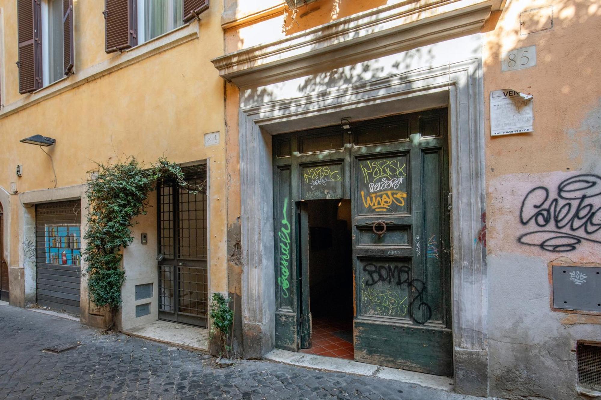 Cappellari Apartments - Campo De' Fiori Рим Екстериор снимка