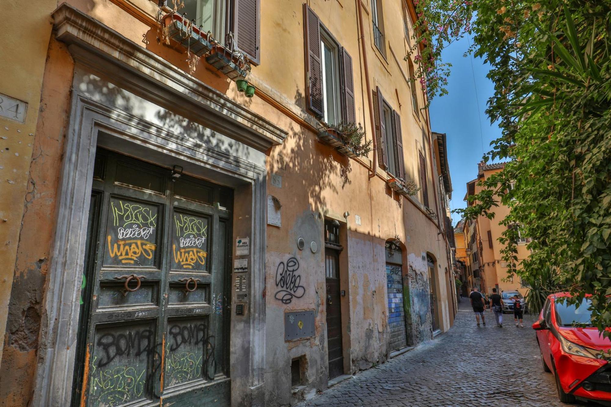 Cappellari Apartments - Campo De' Fiori Рим Екстериор снимка